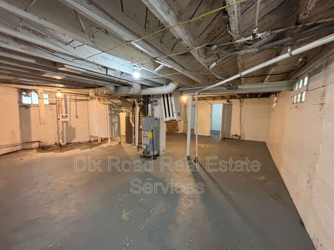 Building Photo - 4013 E 3rd St