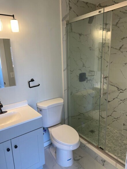 Building Photo - 2214 Deerfern Crescent