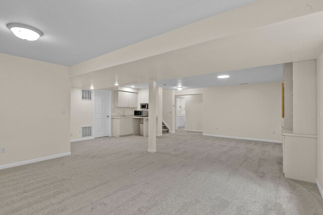 Building Photo - Beautiful home with 5 bedrooms, 3 1/2 bathrooms, 3-car garage available now!