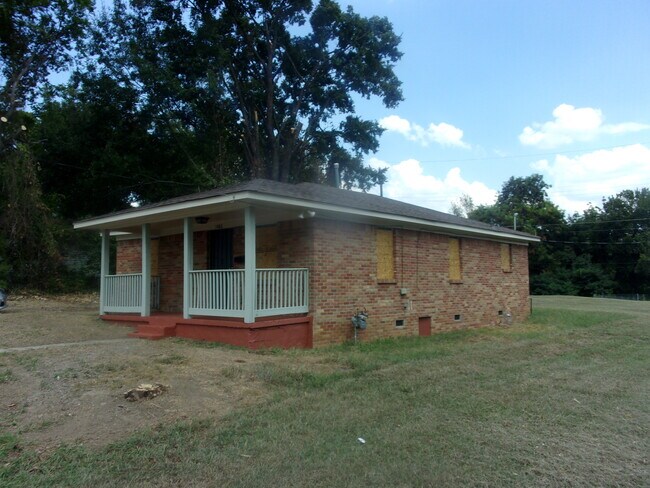 Building Photo - 1486 Stevenson St
