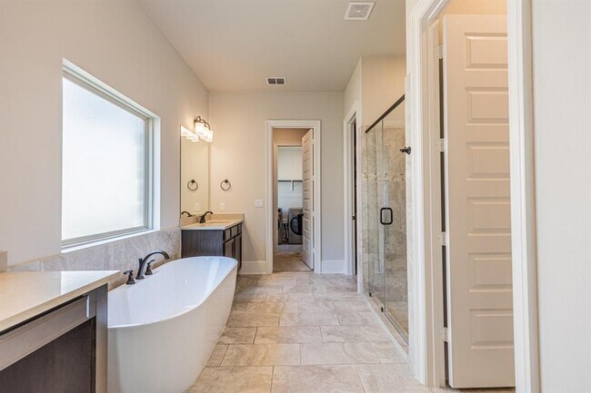Building Photo - 499 Anfield Cir