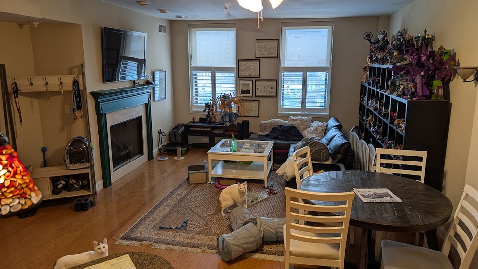 Living Room - 30 East Central Pky