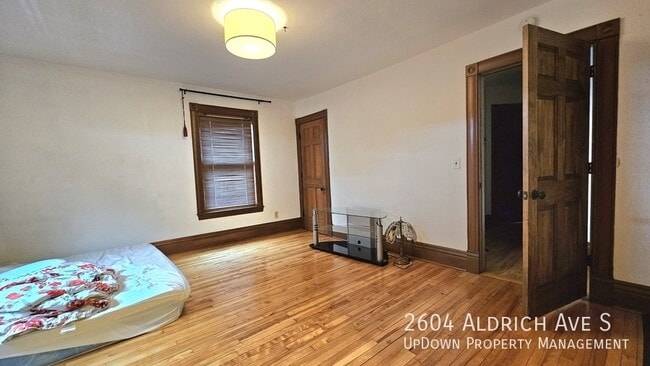 Building Photo - 2604 Aldrich Ave S
