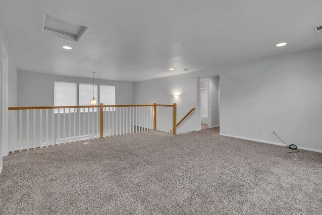 Building Photo - Spacious 3 Bedroom Home in Olympia