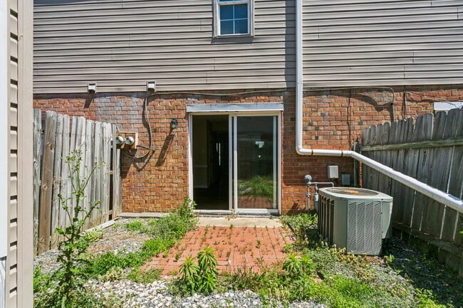 Building Photo - 506 Genneys Way