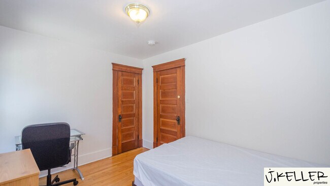 Building Photo - 931 Dewey Ave