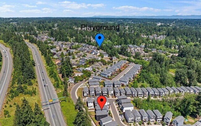 Building Photo - Modern 4-Bed Home in Northshore School District with A/C