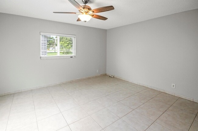 Building Photo - 22493 SW 56th Ave