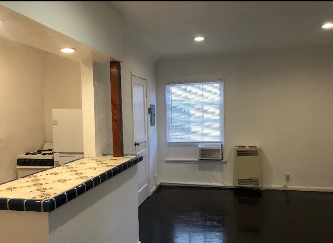 Building Photo - 6600 Orange St