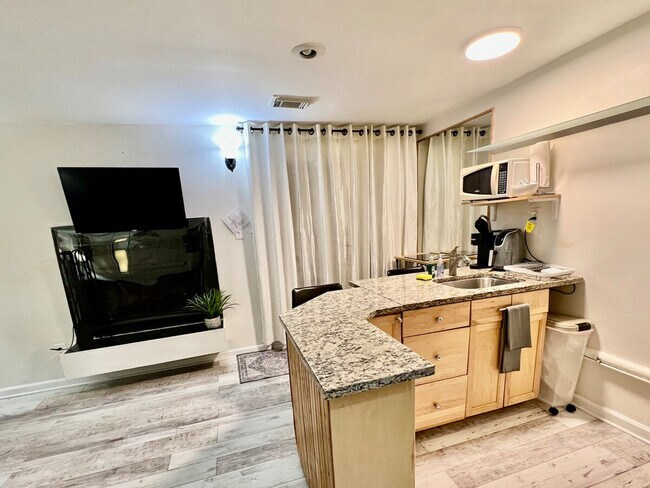 Building Photo - 11850 Sunrise Valley Dr