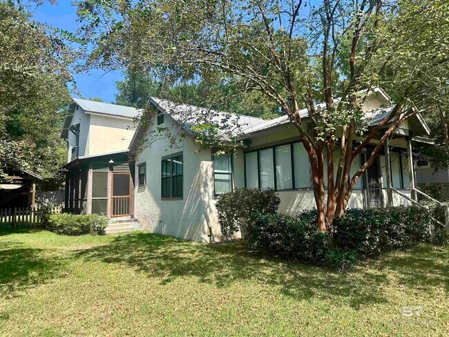 Primary Photo - 53 White Ave