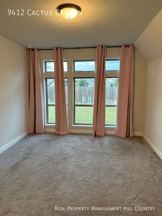 Building Photo - 9412 Cactus Canyon