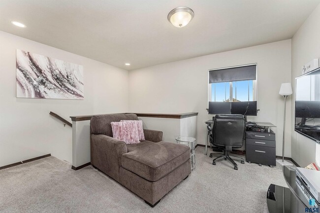 Building Photo - 6901 W Gresford Pl