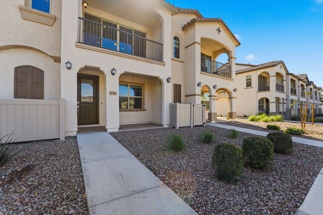 Building Photo - ** Like new Luxurious Modern townhome with 2 Master Suits in Warner Meadows**