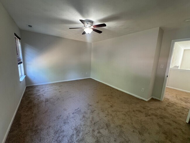 Building Photo - Beautifully Spacious Chesapeake Home