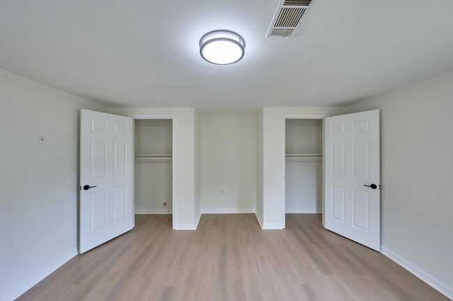 Building Photo - 2924 Gracefield Rd