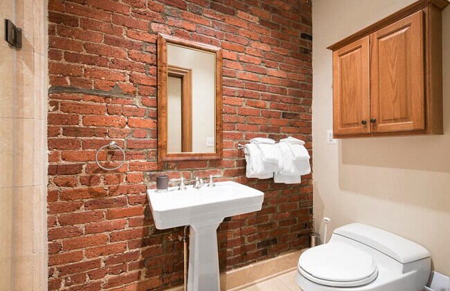 Building Photo - 1737 Connecticut Ave NW