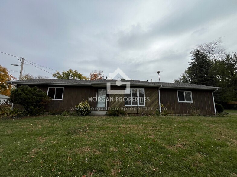 Primary Photo - 320 Adams St