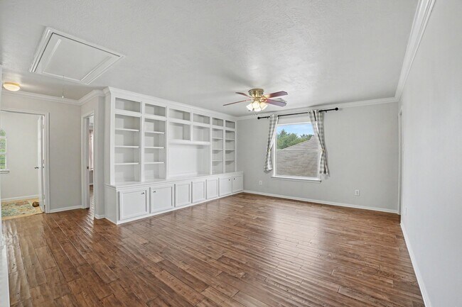 Building Photo - 25338 Barmby Dr