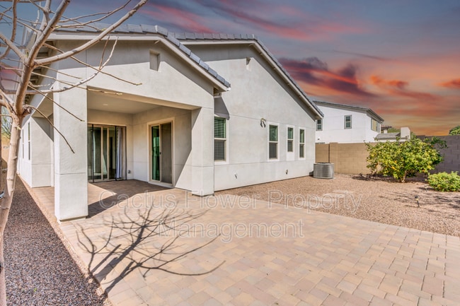 Building Photo - 45 N Iss Dr