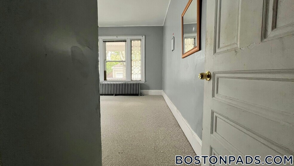 Building Photo - 66 University Rd