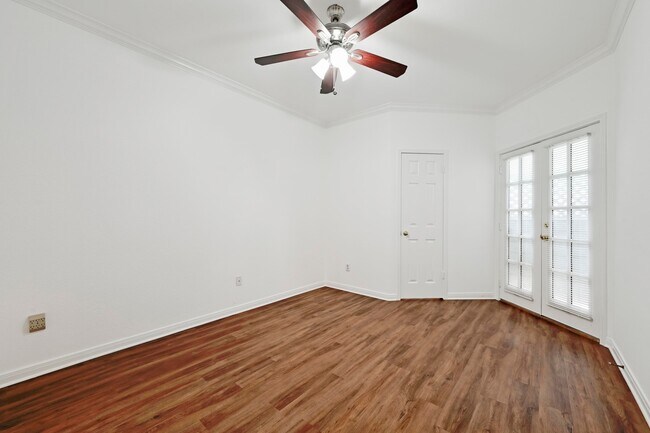 Building Photo - 3111 Tom Green St