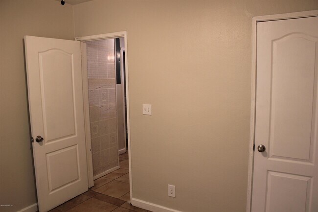 Building Photo - 6317 Delacy Rd