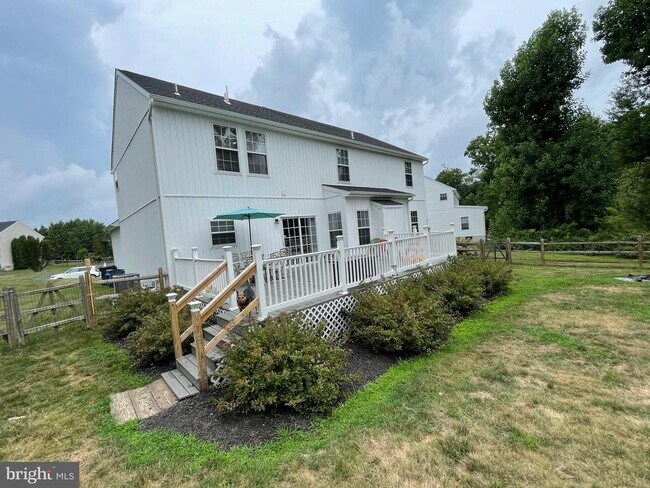 Building Photo - 728 Slate Hill Dr