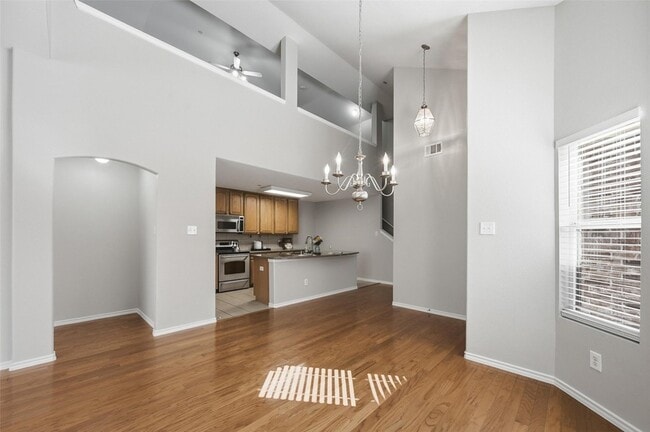 Building Photo - 9842 Wake Bridge Dr