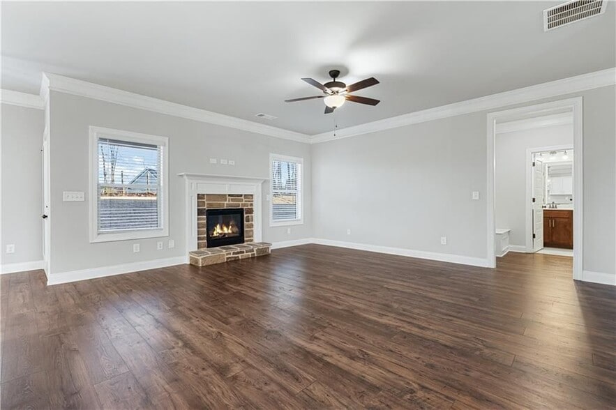 Building Photo - 1647 Jasper Dr