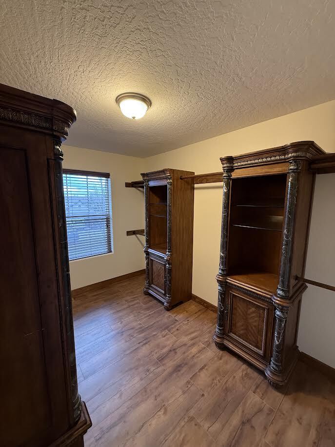 Building Photo - 3420 W Pescador Dr