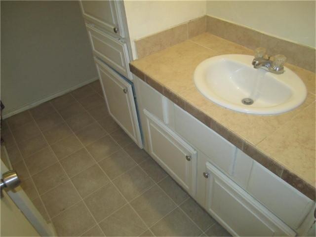 Building Photo - 701 Foster Dr