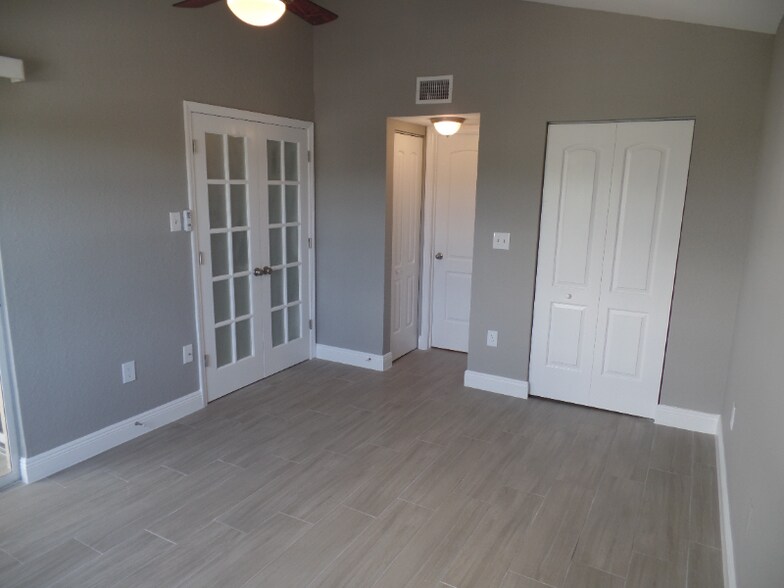 Building Photo - 2405 NW 33rd St