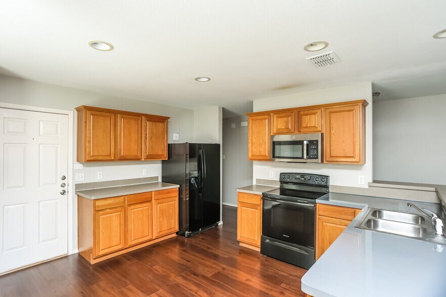 Building Photo - 6624 Cantata Ct