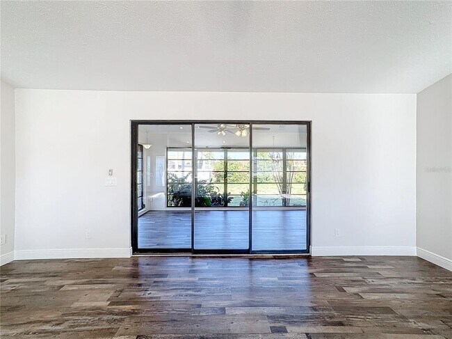 Building Photo - 1715 S Pebble Beach Blvd