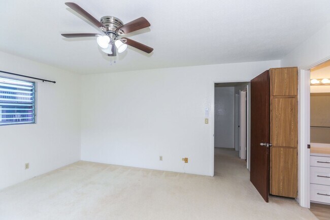 Building Photo - Kaneohe Woods – 3BR/2.5BA home with Mounta...
