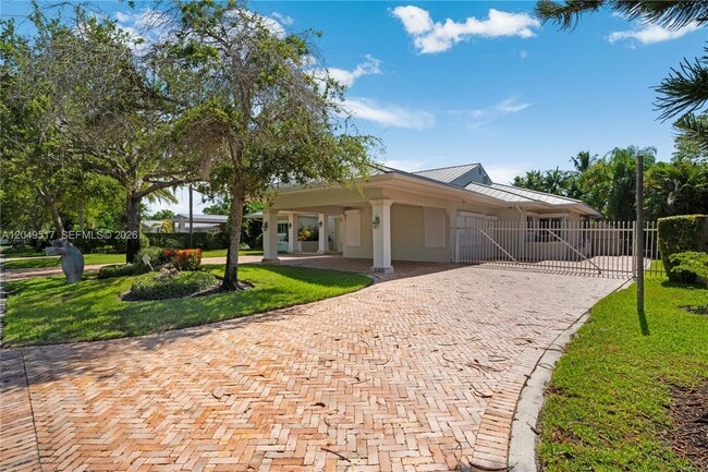 Building Photo - 14601 Pompano Dr
