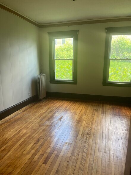 Building Photo - 37 Columbia St