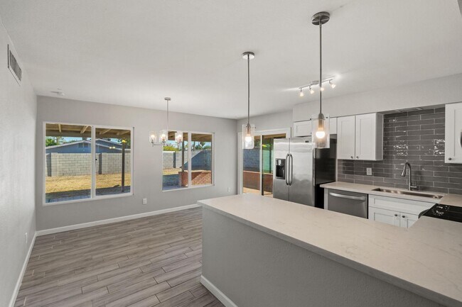 Building Photo - 15237 North 21st St