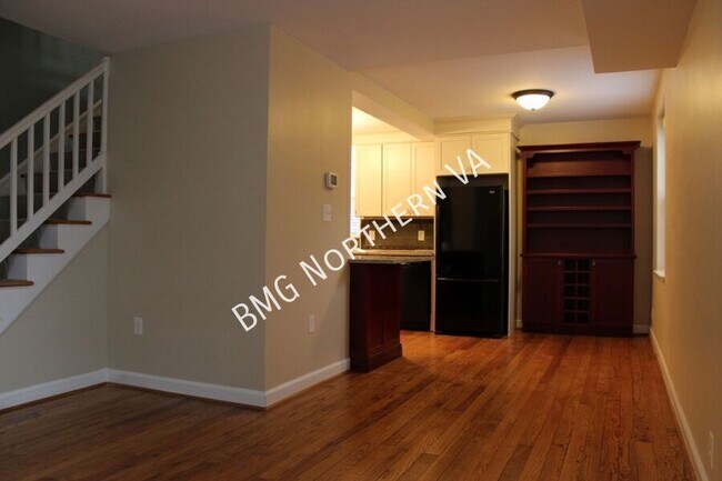 Building Photo - 2739 S Buchanan St