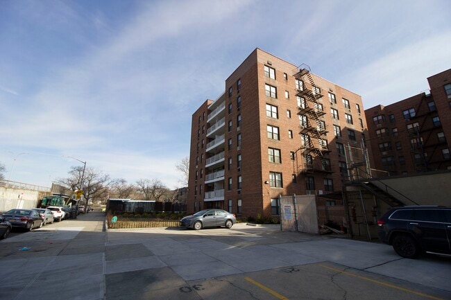 Building Photo - 2750 Homecrest Ave