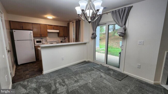 Building Photo - 14225 Jib St