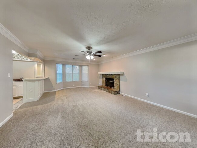 Building Photo - 5625 Longbow Dr