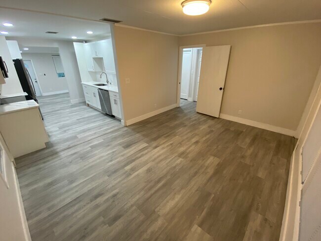 Building Photo - 6514 Garden Ave