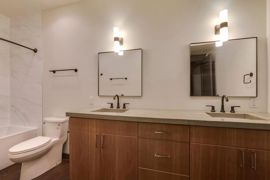 Building Photo - 416 S Gay St