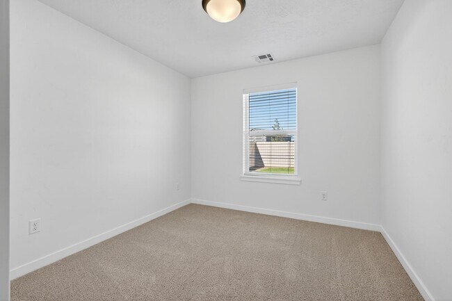 Building Photo - Brand New 3BR/2BA Single-Level Home - Community Pool, Park & Easy I-84 Access