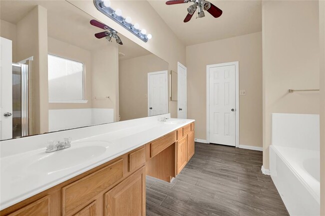 Building Photo - 7715 Omaha Dr