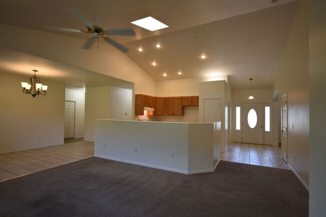 Building Photo - Cozy Pet-Friendly Rental in a Quiet Kennew...