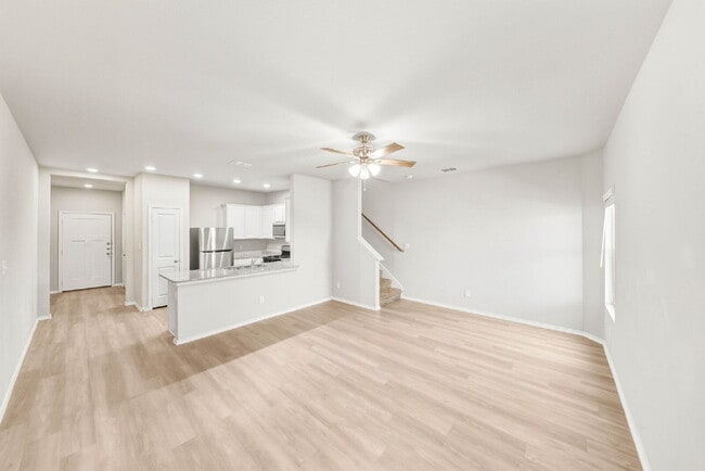 Building Photo - LOWEST PRICED!!!!!