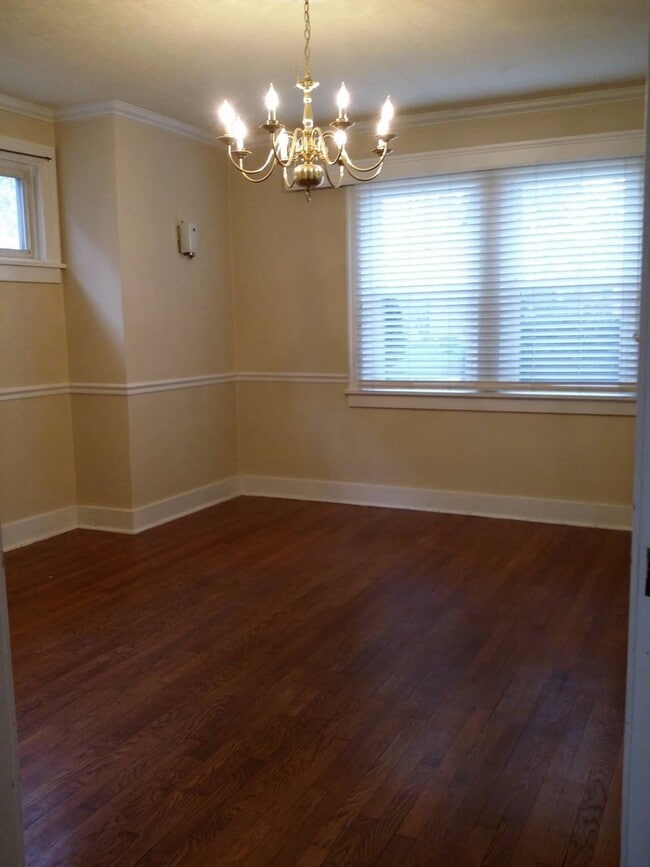 Building Photo - Beautiful 3 bedroom Home in Mt. Lebanon